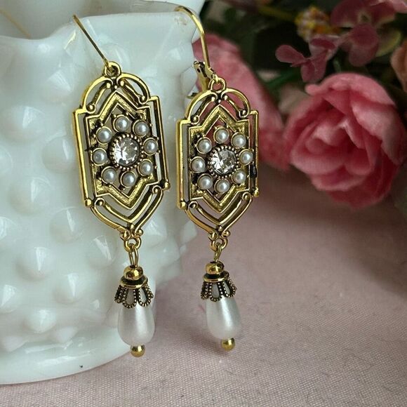 Regency Era Bridgerton Look Gold Pearl Crystal Dangle Earrings - Picture 4 of 4